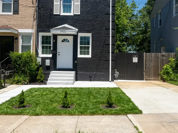 5420 B St SE, Washington, DC 20019