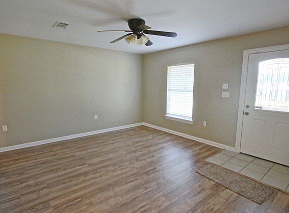 5th image of 4409 Burgess Dr
