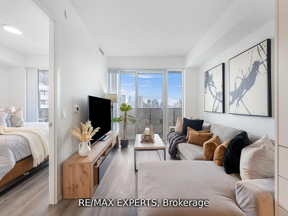 138 Downes St #3302