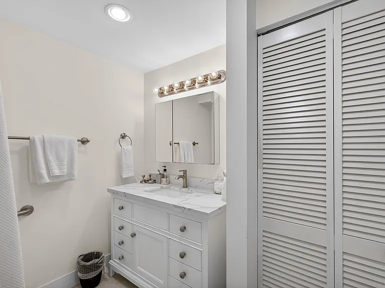 611 Brackenwood Cv — Photo 34