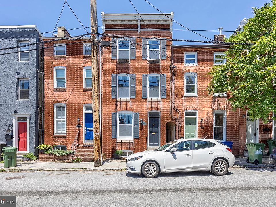 1st image of 206 E Cross St