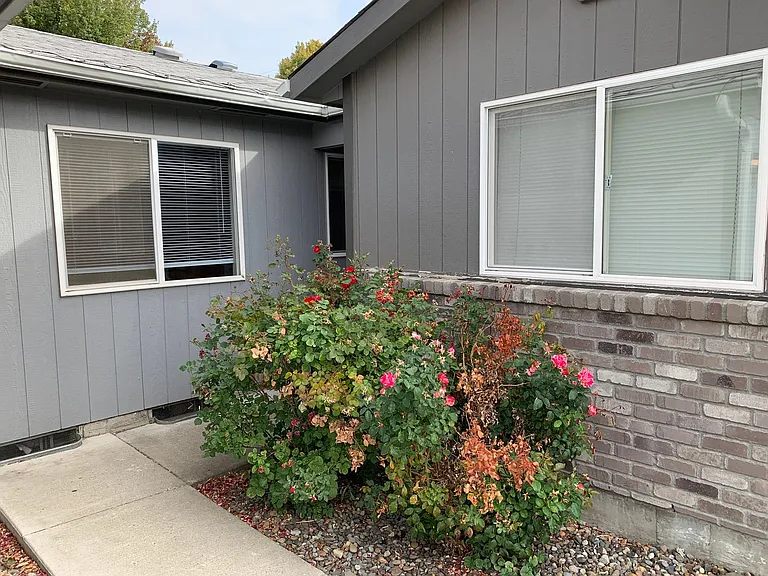 1506 Glen Dr — Photo 10