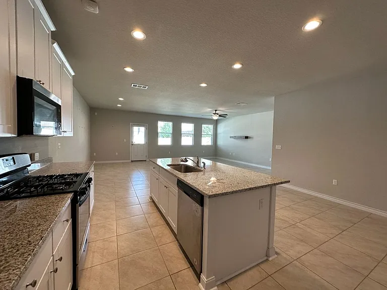 10901 Mickelson Dr — Photo 9