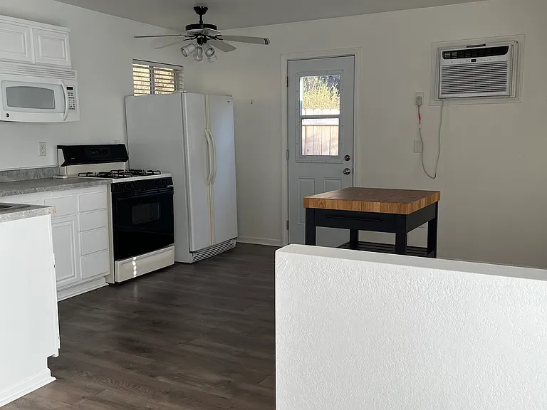 Solana Ln — Photo 13