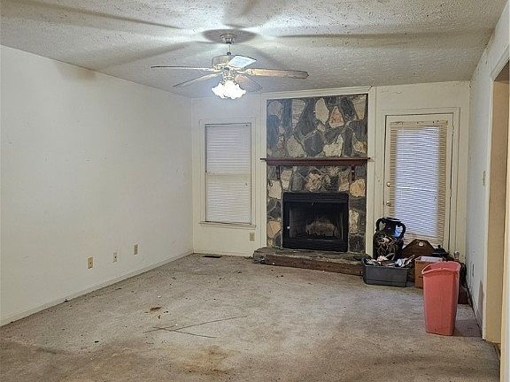 2nd image of 2670 Rivercliff Rd