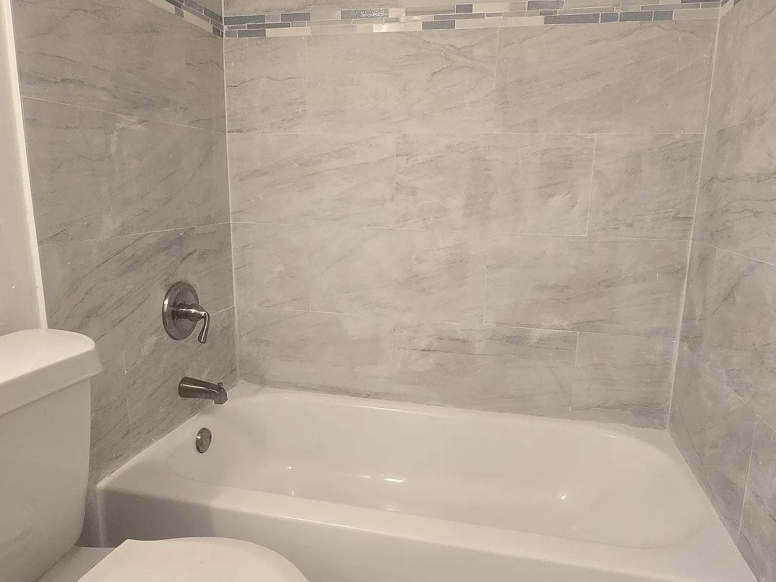 2 bed, 1000 sqft, $1,900 — Photo 3