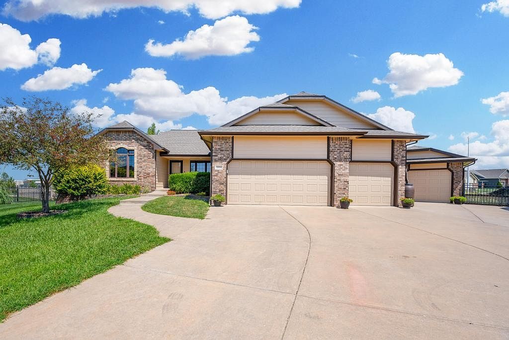 1016 E Moss Wood Ct, Derby, KS 67037 Zillow