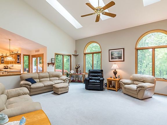 5th image of 309 4th Avenue Ct