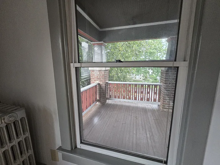 1309 E 10th St #2 — Photo 24