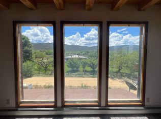 522 Rueben Ln, Taos, NM 87571