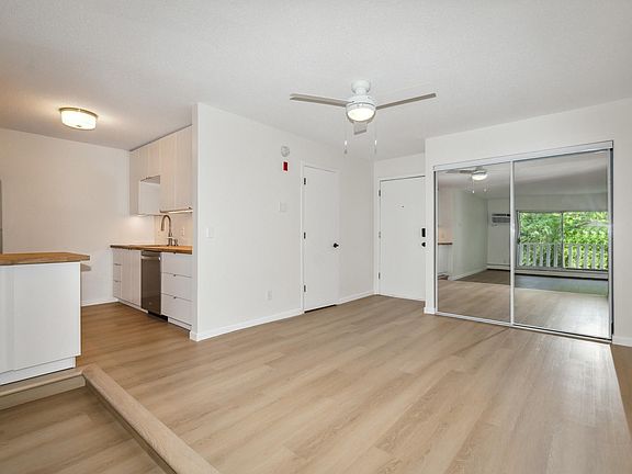 3rd image of 1601 N Innsbruck Dr #313NE