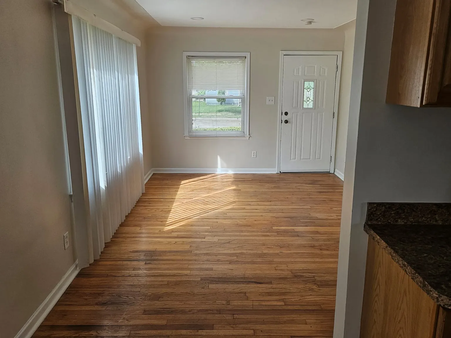 3 bed, 1181 sqft, $1,675 — Photo 3