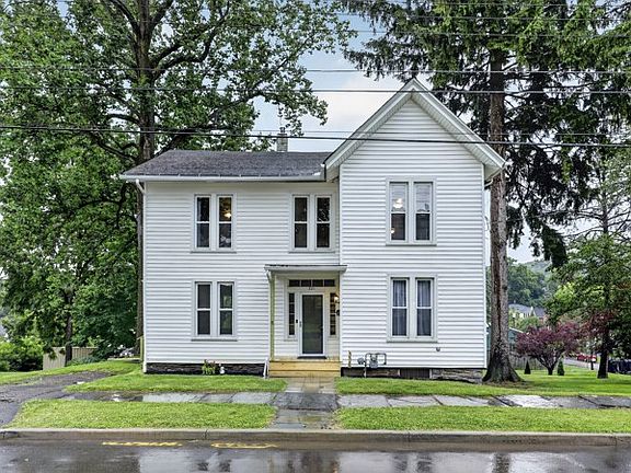 4th image of 221 Poplar St