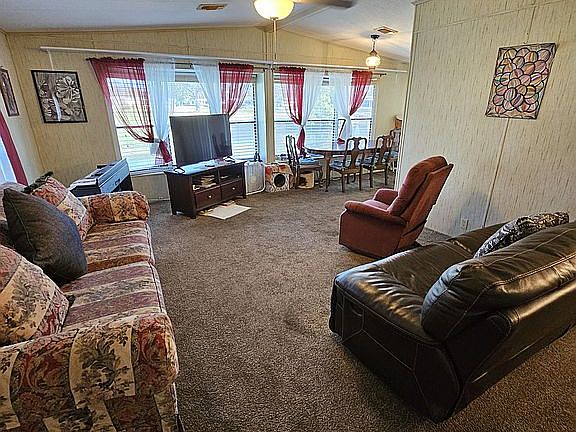 3rd image of 572 Oak Island Cir