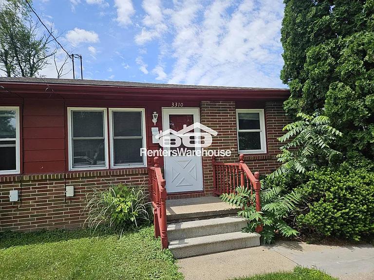 3310 SE 5th St — Photo 2