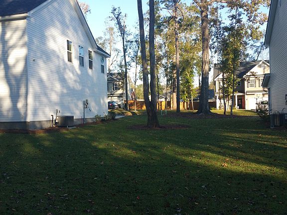3rd image of 120 Swan Dr