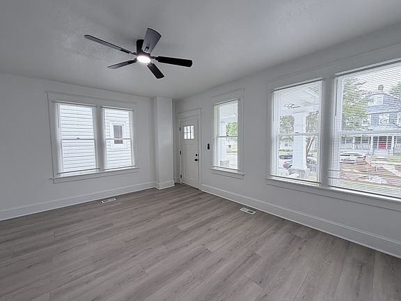 3rd image of 1439 Chesapeake Ave