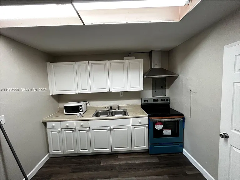 816 Beech Rd — Photo 3