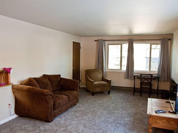 3rd image of 731 S Lincoln Pl APT 4