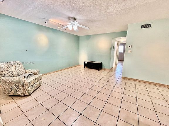 5th image of 581 Blue Heron Dr APT 314B