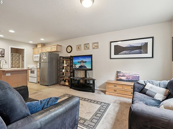 5th image of 6129 NE 14th Ct
