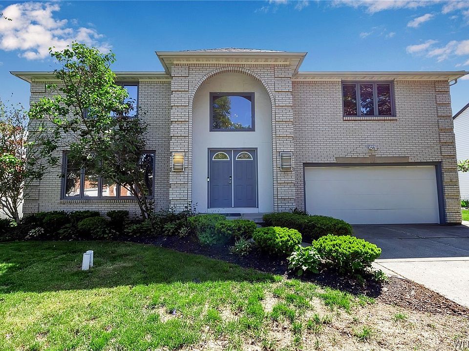 1st image of 37 Oakridge Dr