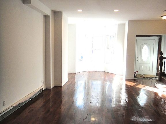 5th image of 1002 Tinton Ave