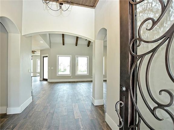 4th image of 214 Island Oaks Ln
