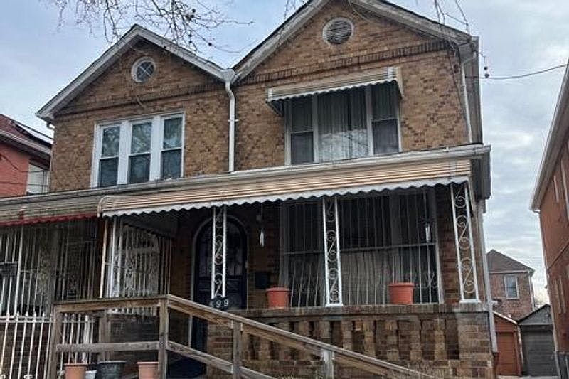 1st image of 599 E 52nd St