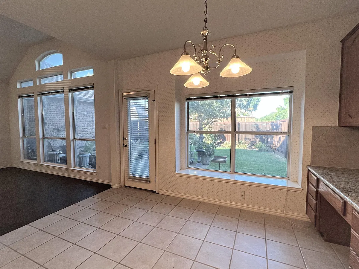 Building Photo - 702 Willow Ridge Ct
