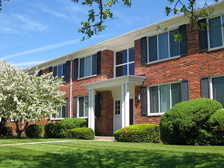 Haven at Grosse Pointe — Photo 1