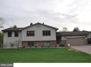 607 Prairie Dr N, Hudson, WI 54016