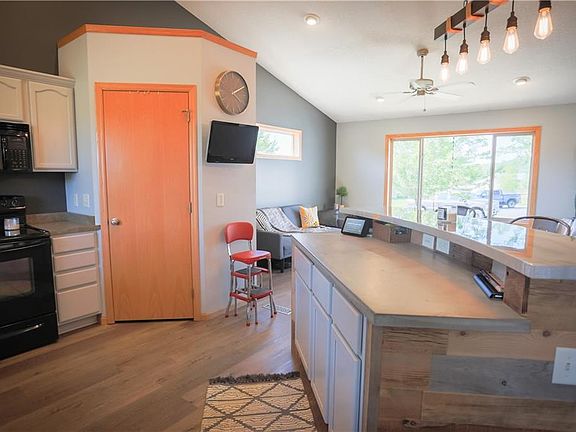4th image of 1632 Rolling Hills Ln
