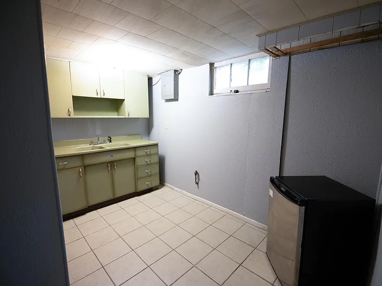 810 Illinois Ave — Photo 13