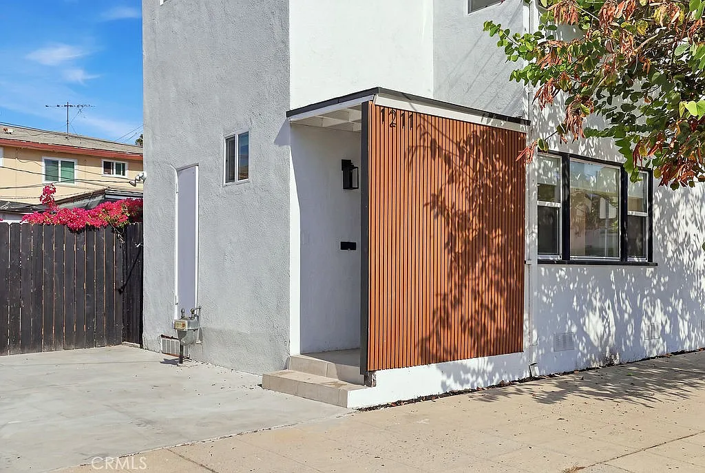 2 bed, 1096 sqft, $3,600 — Photo 2