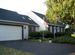 4 Broad Wing Dr, Denver, PA 17517