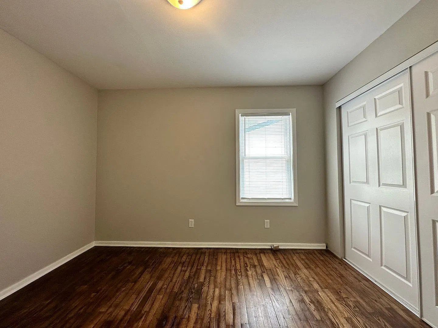 3 bed, 1.0 bath, 928 sqft, $1,450 — Photo 4