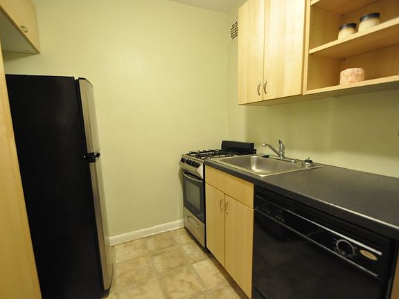 5th image of 12516 83rd Dr APT 6G