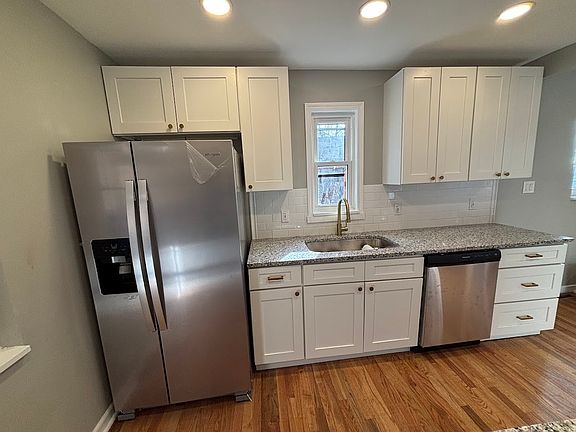 2nd image of 224 Woods Ave