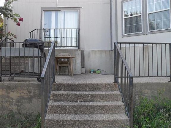 5th image of 15353 Oconto Dr