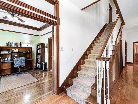 5th image of 3310 Woodbridge Dr