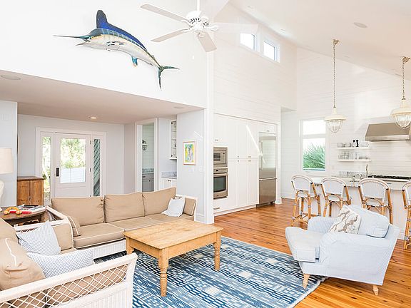 4th image of 298 Salt Meadow Cv