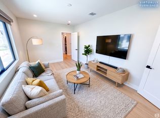 22 6th Ct #B, Hermosa Beach, CA 90254
