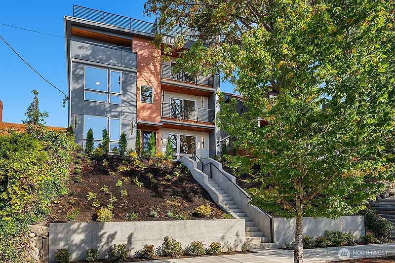 2nd image of 910 29th Avenue