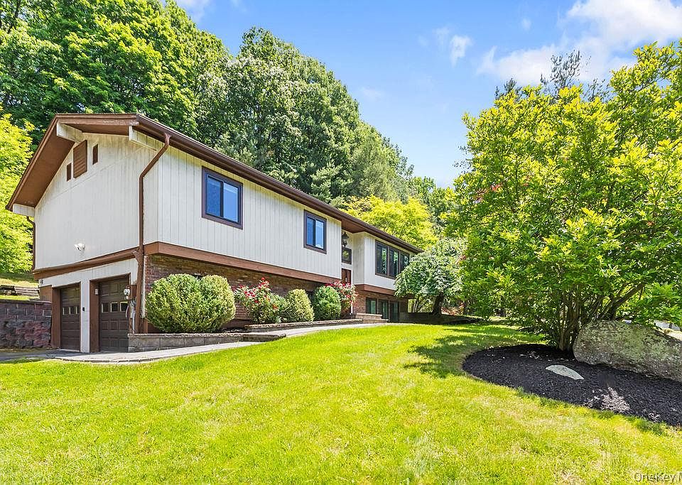1st image of 16 Brookside Drive