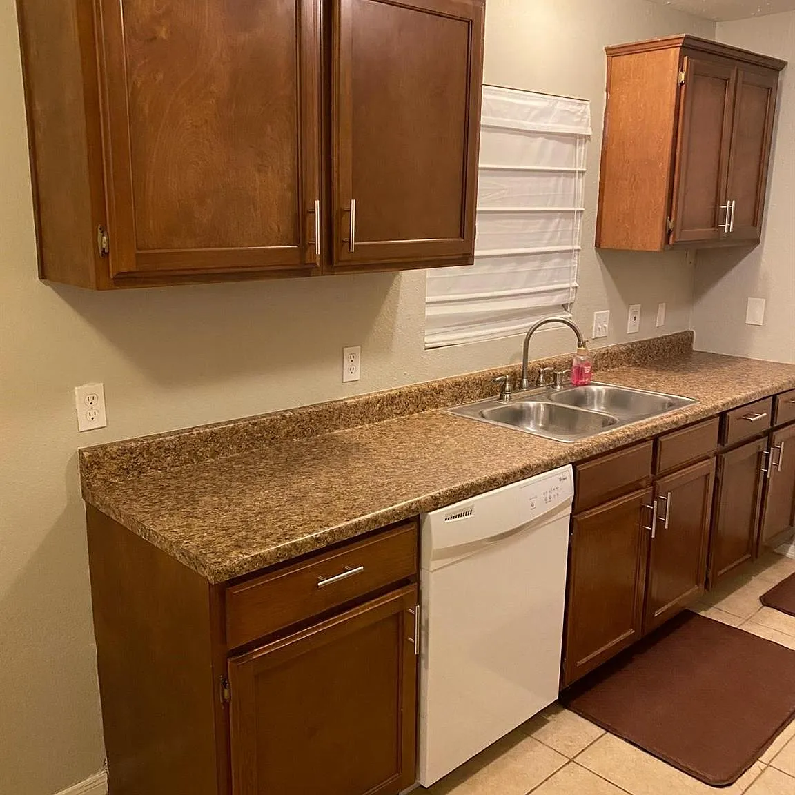 3 bed, 2.0 bath, 1525 sqft, $2,100 — Photo 3