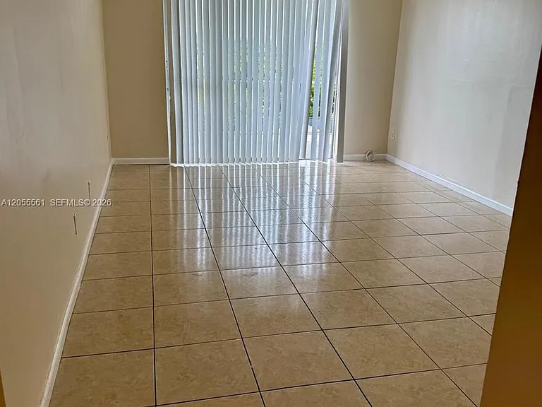498 NW 165th Street Rd #D405 — Photo 2