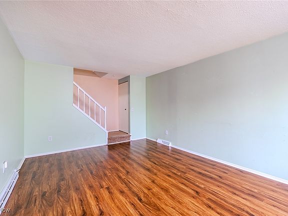 4th image of 5520 Bretton Ct APT A