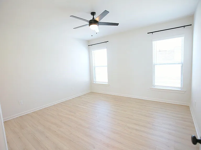 10726 Sky Creek Ln — Photo 9