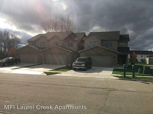 2nd image of 2200 Morning Glory Cir APT A